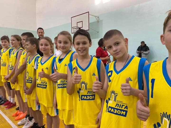 В Рівному відбувся 1 півфінал шкільної баскетбольної ліги
