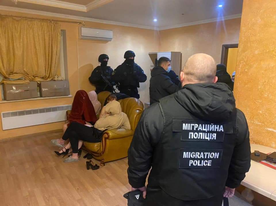 У Рівному поліцейські викрили  бордель