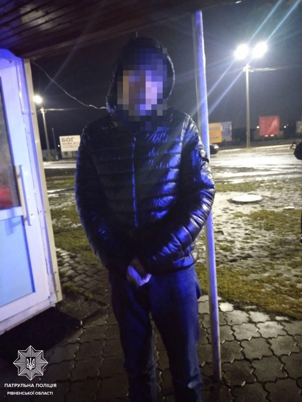 Сарненські патрульні затримали ймовірного грабіжника з Волині
