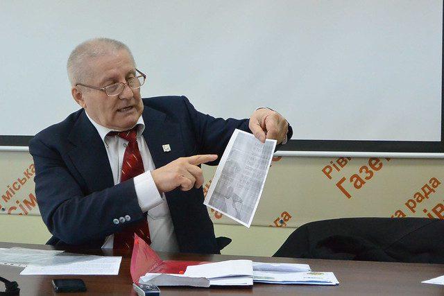 Житель Рівного радить Президенту повернути гроші ошуканих вкладників
