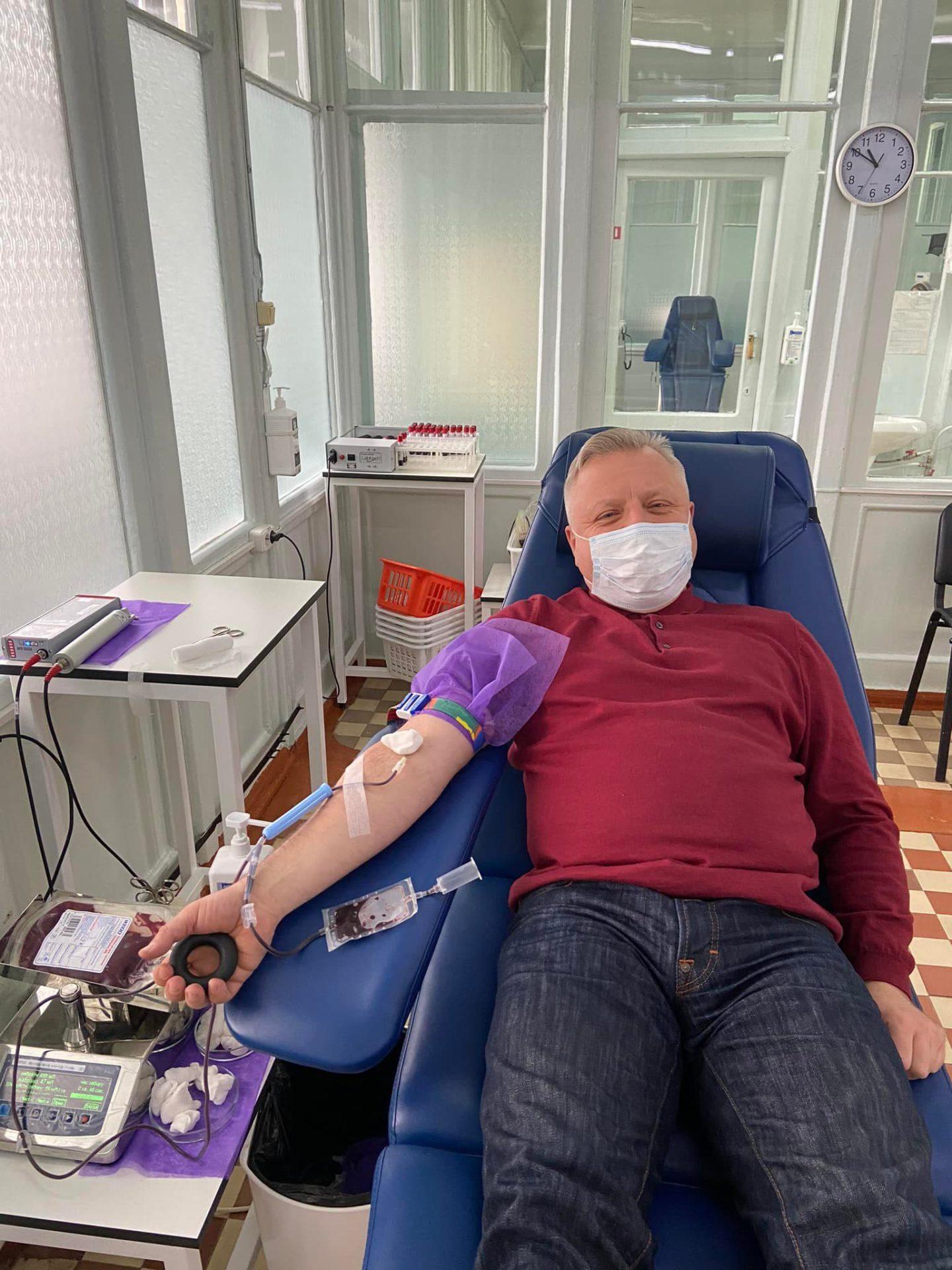 У Рівному ексчиновник поділився своєю кров’ю