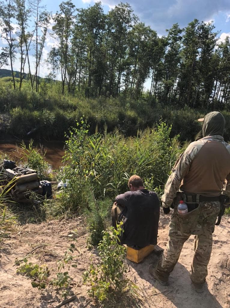 За незаконний видобуток бурштину судитимуть організоване злочинне угруповання з Сарненщини