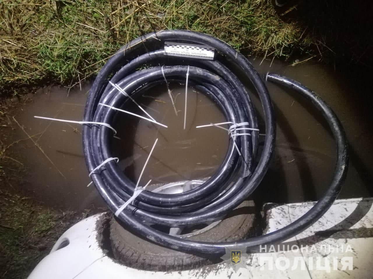 У Рівненському районі під час крадіжки із підприємства поліцейські затримали двох зловмисників