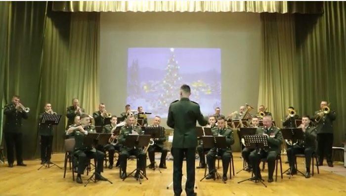 Оркестр Національної гвардії виконав попурі легендарних пісень(ВІДЕО)