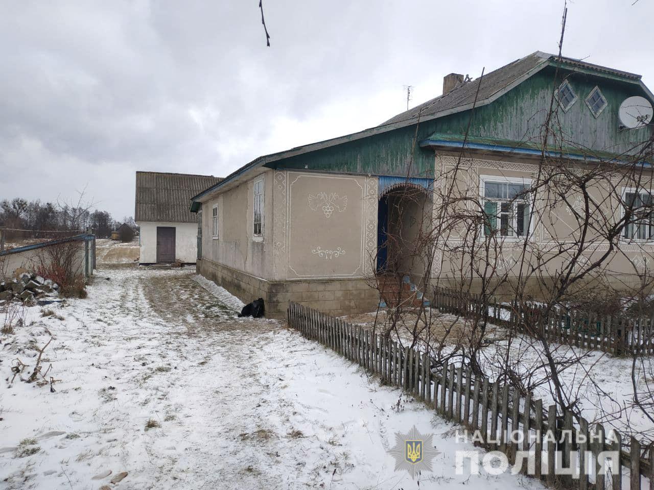 На Рівненщині молодик побив пенсіонера, якого госпіталізували з численними травмами