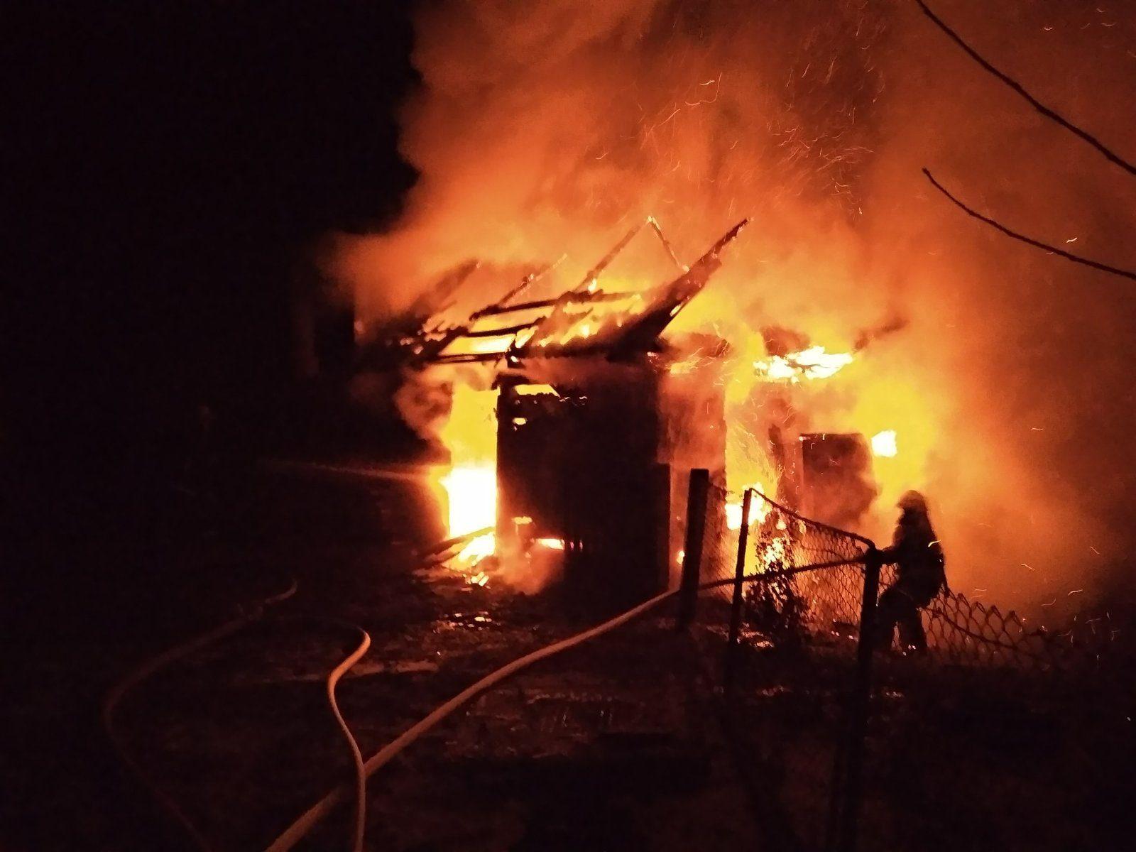 На Дубенщині вогнеборці врятували житловий будинок