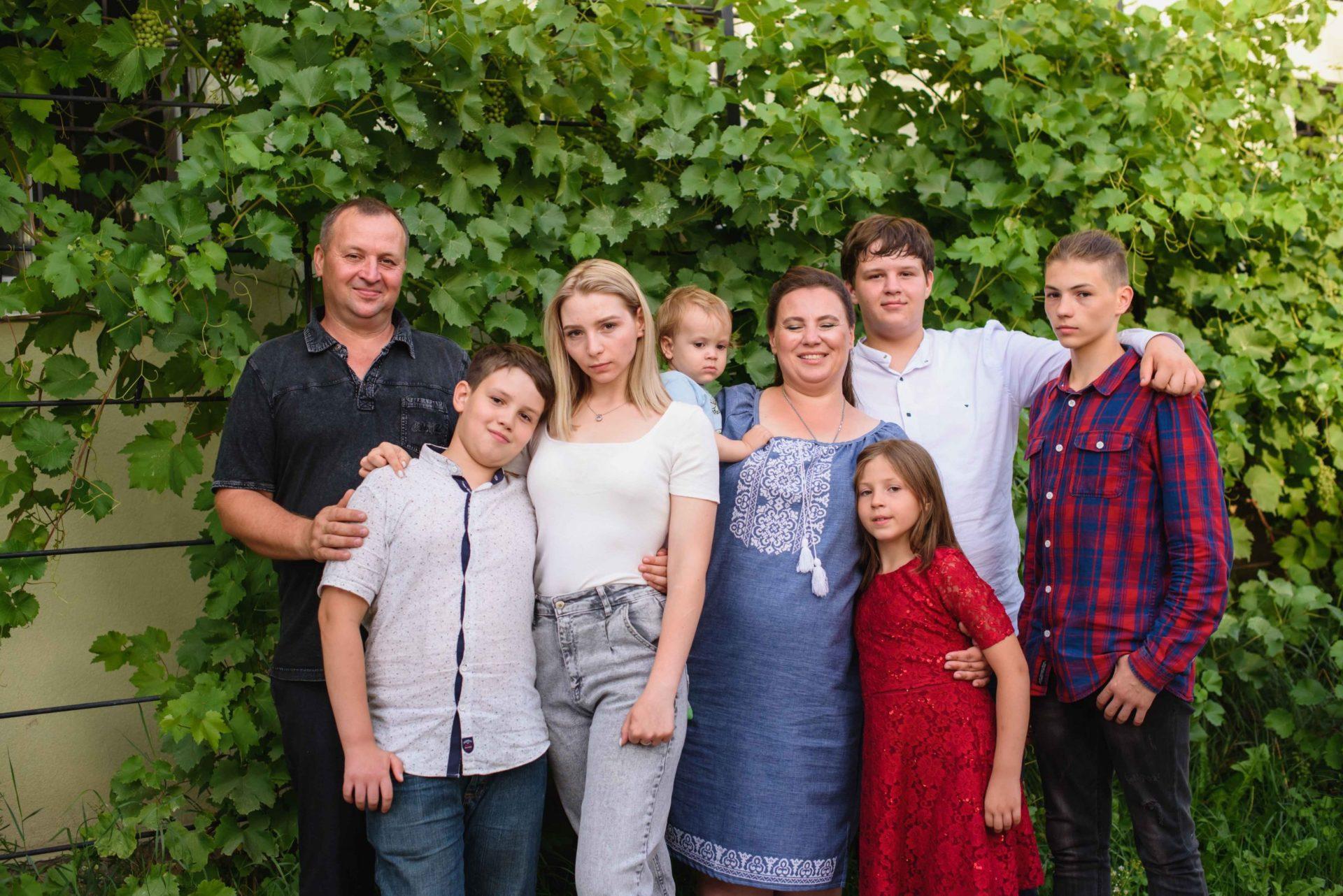 На Рівненщині одна родина для всього селища створює затишок