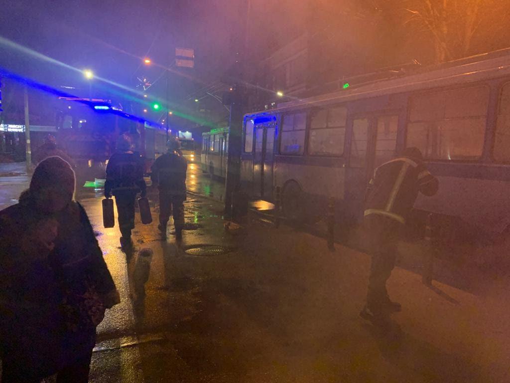 В останній день старого року в Рівному загорівся тролейбус