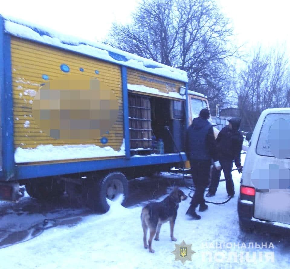 На Рівненщині поліцейські припинили діяльність 39 нелегальних АЗС
