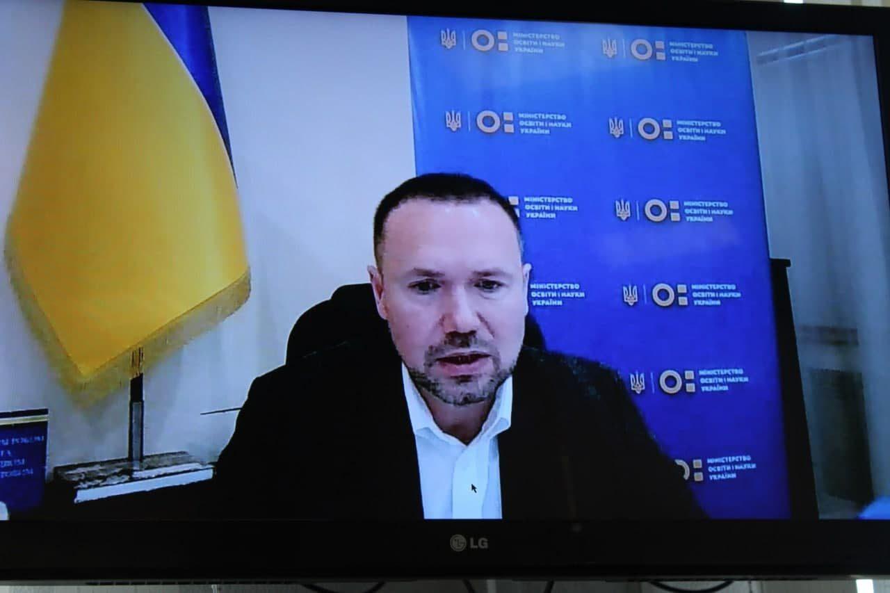 За відставку міністра