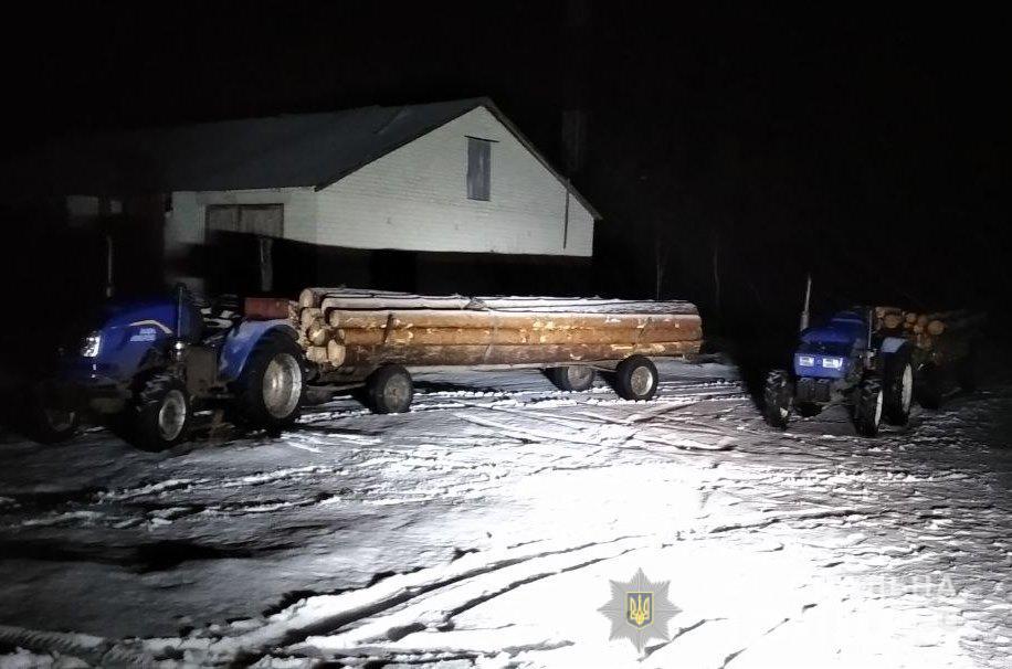 На Рівненщині особи, які причетні до незаконної порубки лісу чинили опір правоохоронцям