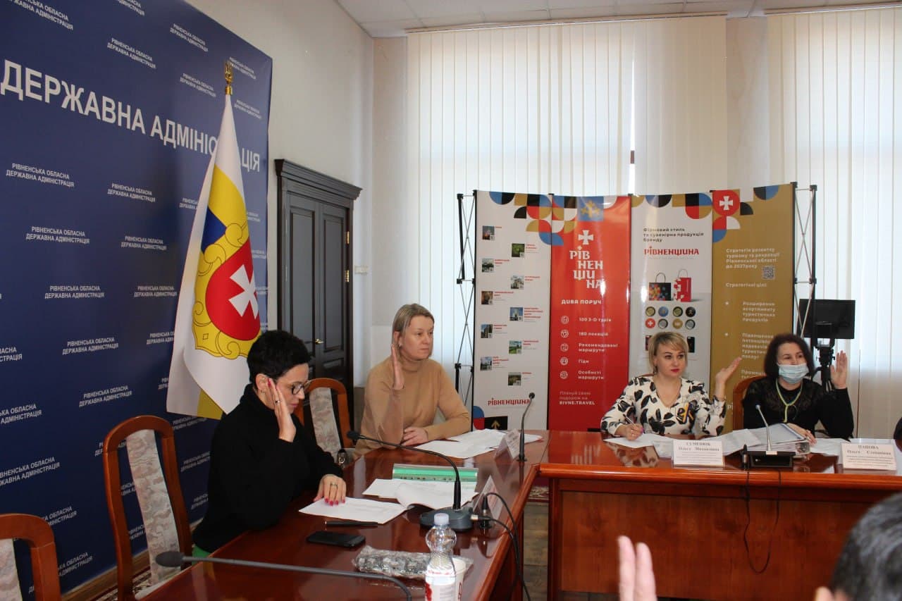 На Рівненщині розділять гуманітарні вантажі