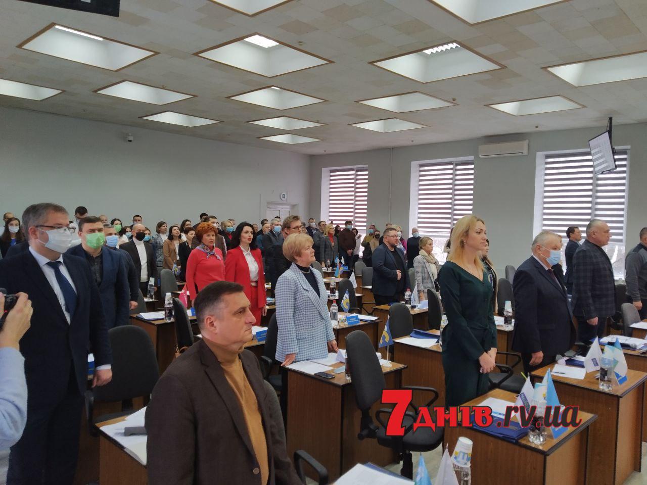 Чергова сесія Рівнеради розпочалася хвилиною мовчання