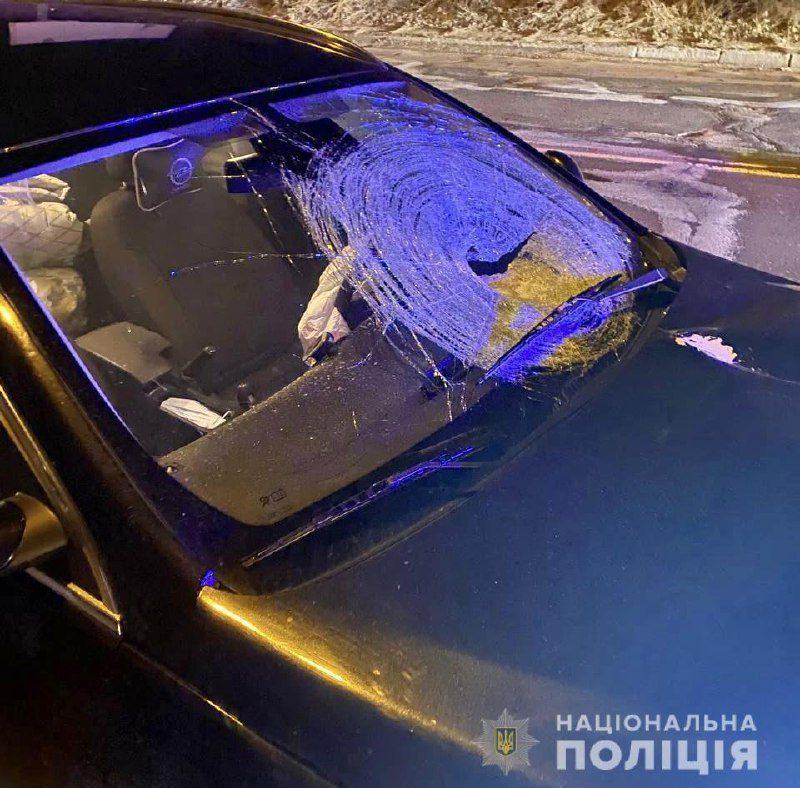 У Рівному під колесами легковика загинула пішохідка