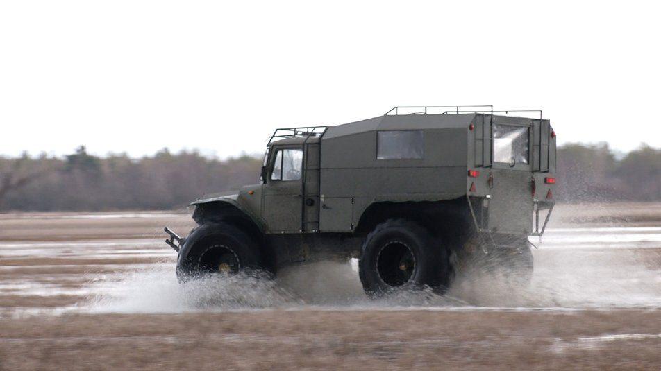 Житель Рівненщині долає негоду на власноруч змайстрованому транспорті Житель Рівненщині долає негоду на власноруч змайстрованому транспорті