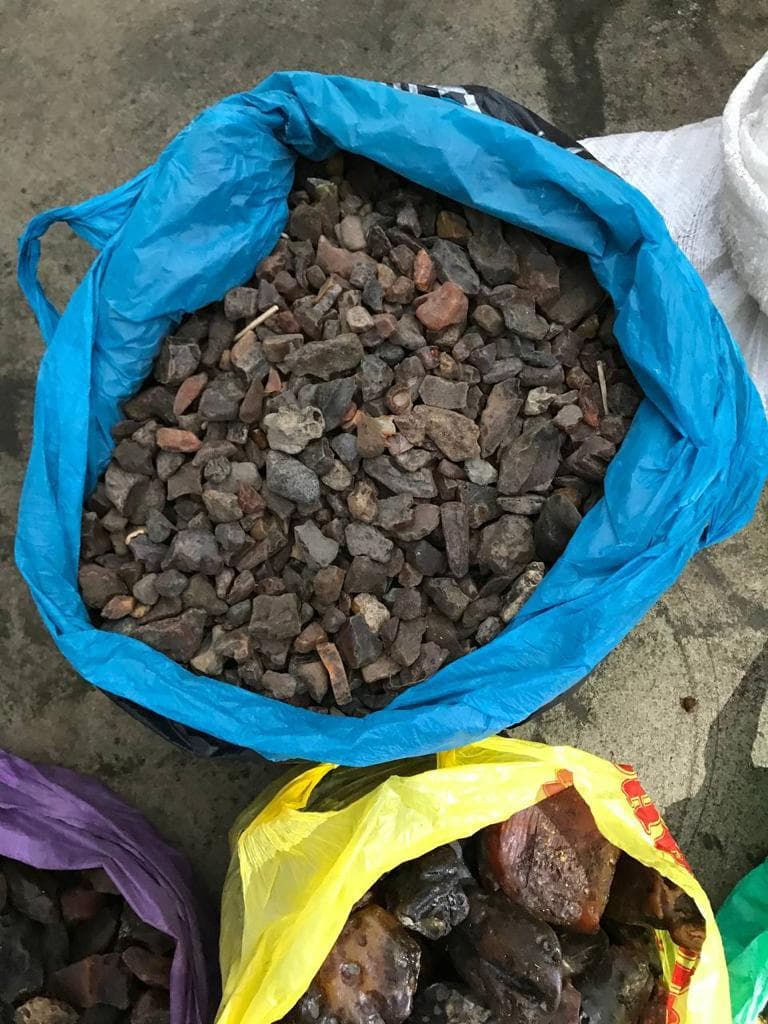 Жителя Вараського району судитимуть за незаконне придбання та зберігання бурштину