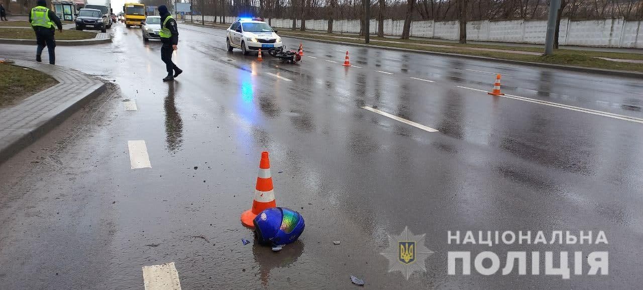 Збив мотоцикліста та втік із місця події: у Рівному поліцейські оперативно розшукали водія та авто