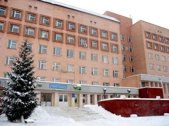 Рівнянка звинувачує лікаря з травпункта, який вигнав дитину з переламаною рукою з оглядового кабінету