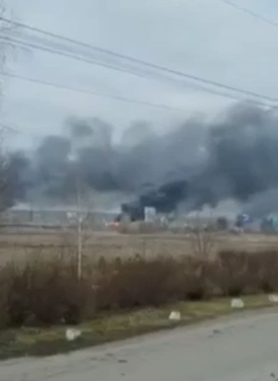 Під Гостомелем військові спалили колону окупантів (+Відео)