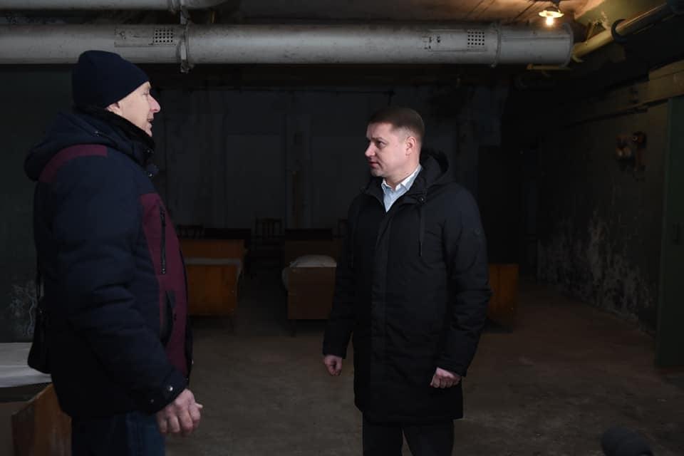 Мер Рівного оглянув “бомбосховища”