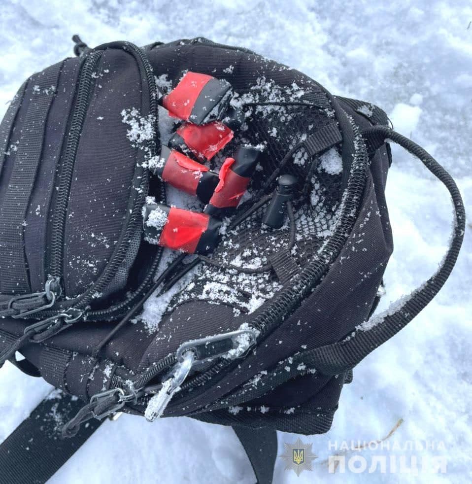 У Рівному оперативники викрили неповнолітнього «закладчика»