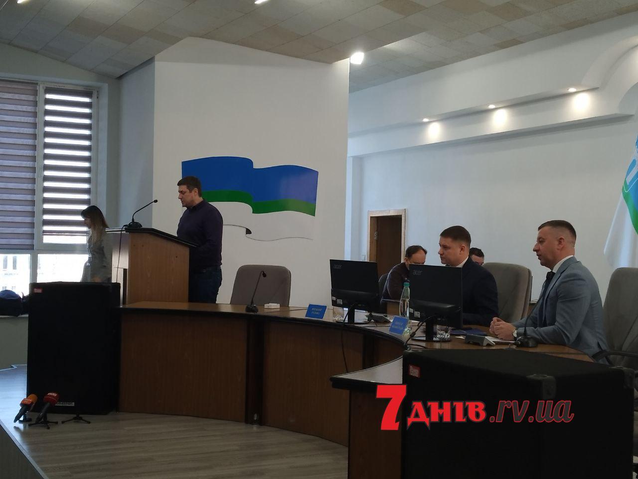 Рівнерада прийняла звернення до Президента щодо “депутатів-втікачів”