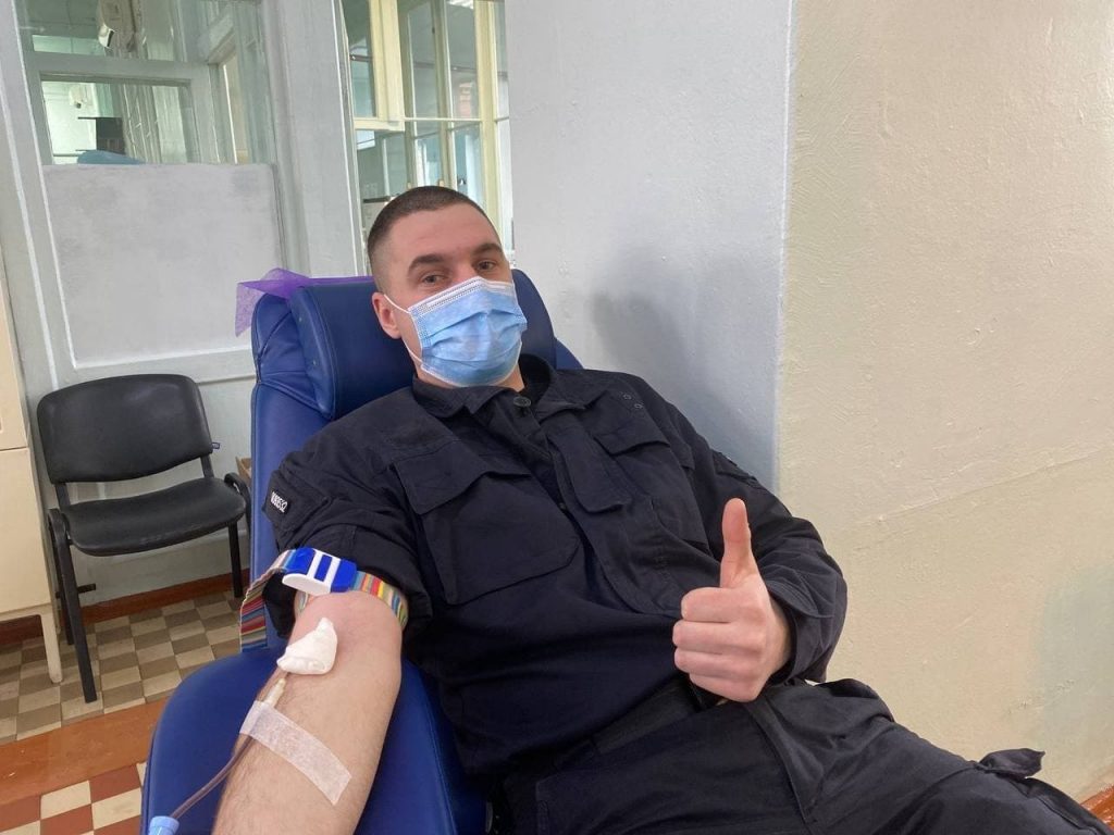 поліцейські стали донорами рівне