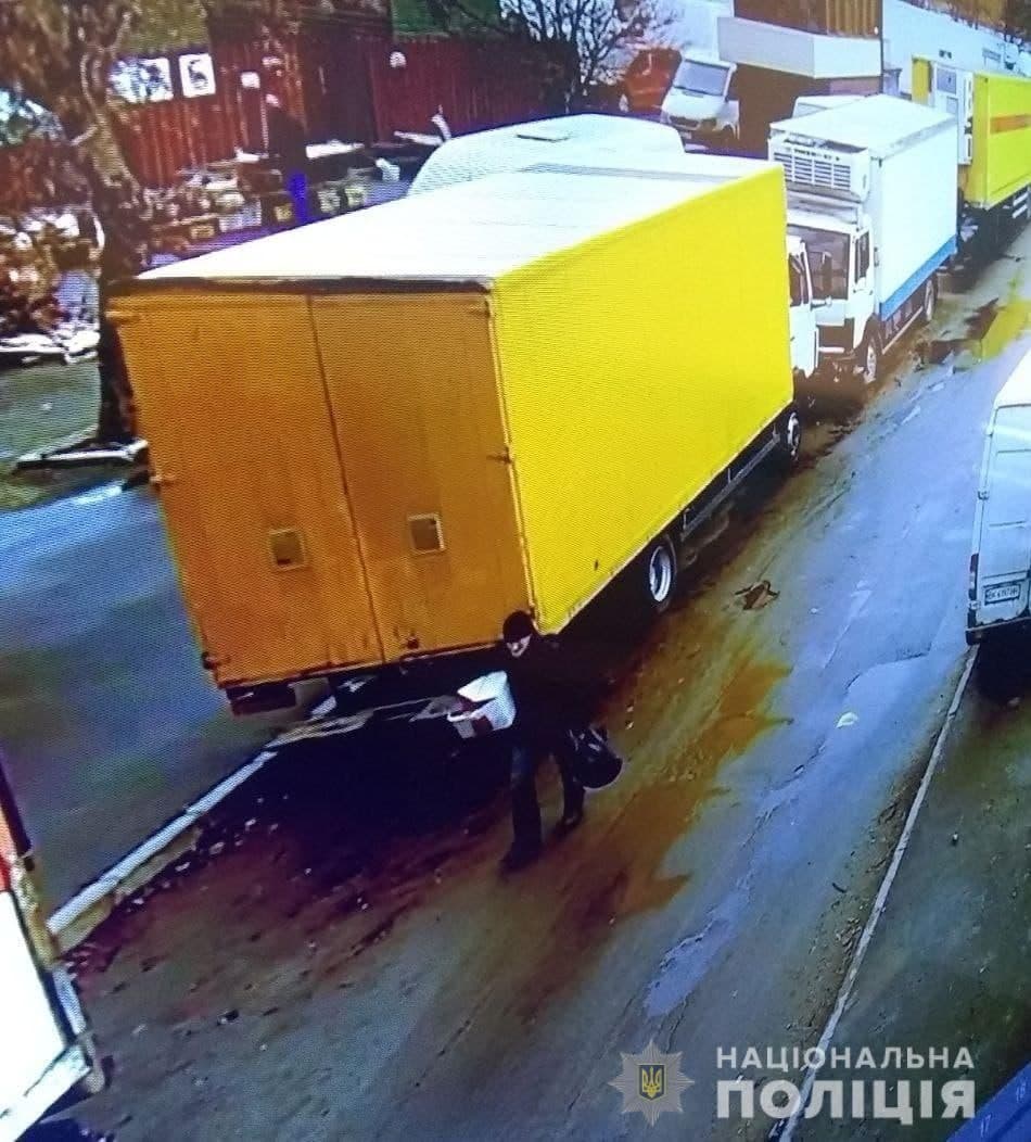 Вкрав та продав: дільничні офіцери поліції у Рівному викрили зловмисника Вкрав та продав: дільничні офіцери поліції у Рівному викрили зловмисника