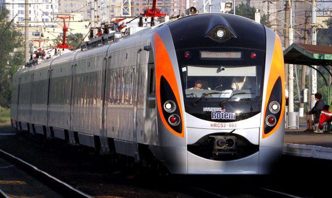 Укрзалізниця скасувала всі потяги до Одеси на 9 травня