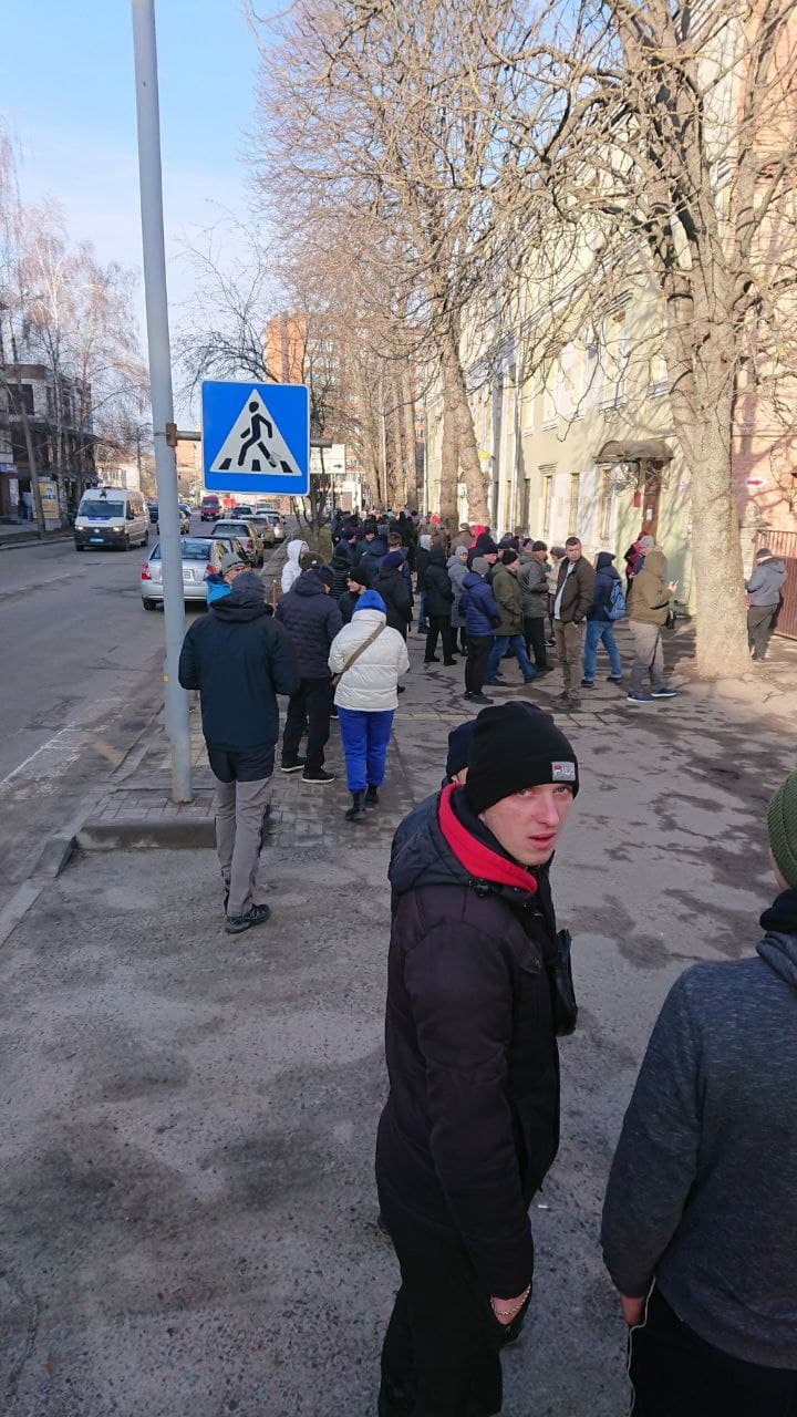 У Рівному на станції переливання крові черга