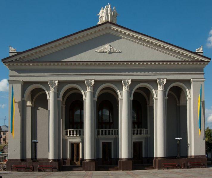 Директор рівненського драмтеатру спростував інформацію про “бомбосховище” у театрі