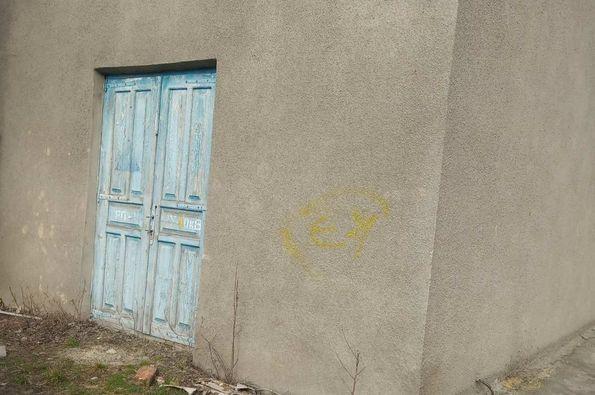 У Сарнах на трансформаторній підстанції виявлено підозрілі жовті мітки