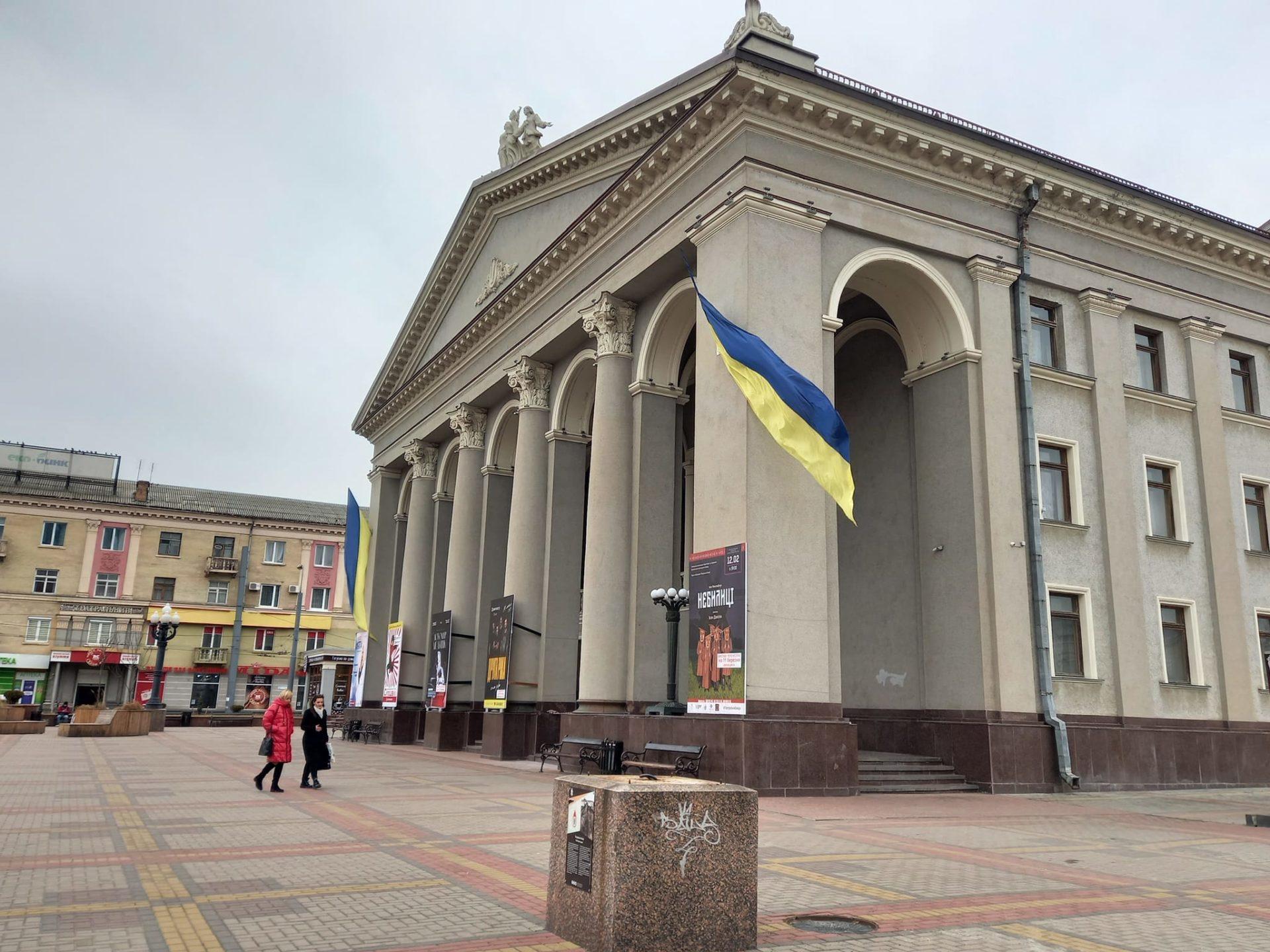 У центрі Рівного демонтували аварійний ліхтар