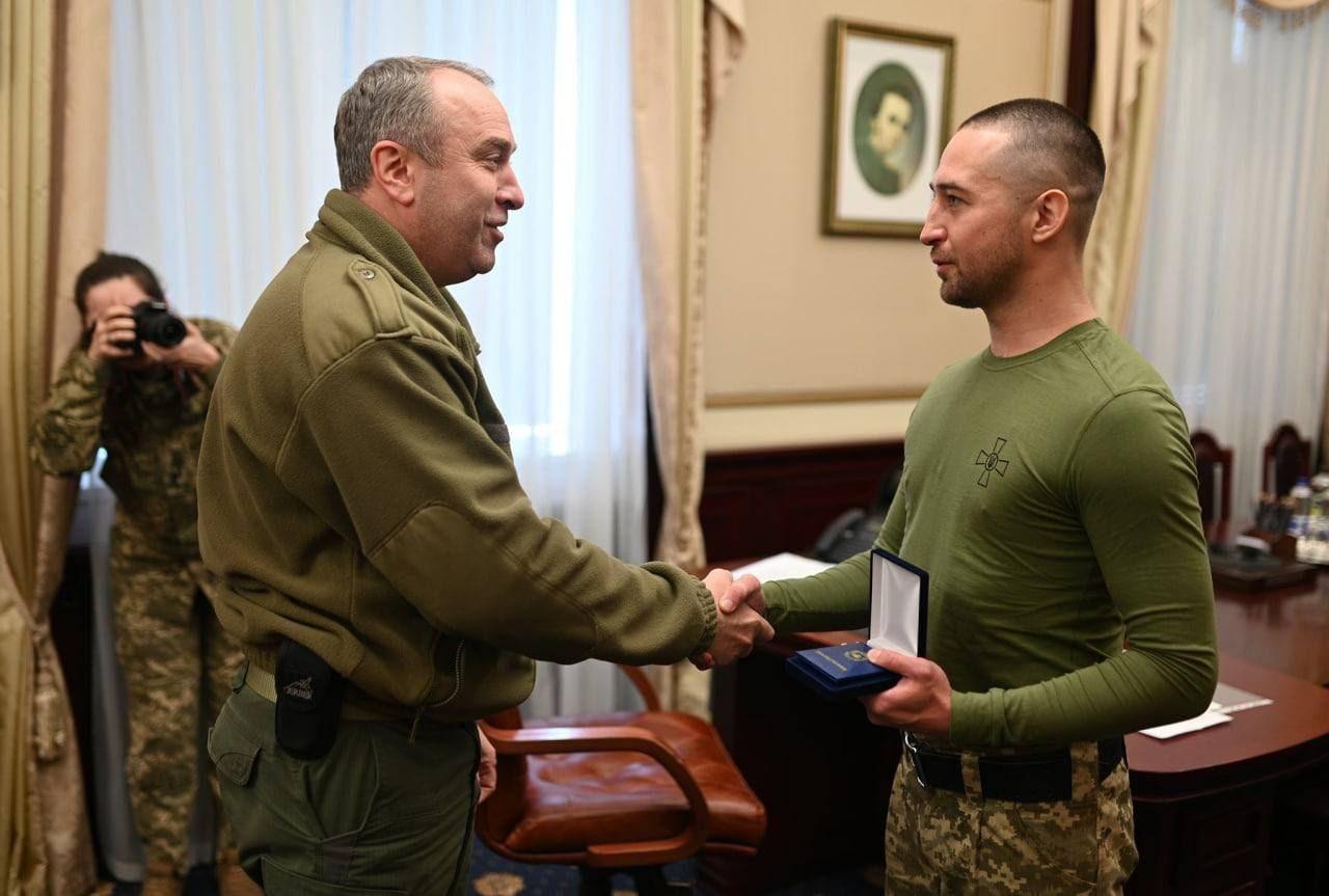 Автор гасла про російський корабель повернувся до рідного дому