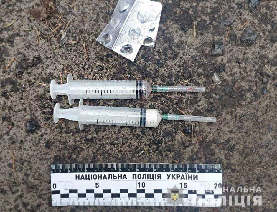 Чотири факти незаконного зберігання наркотиків задокументували поліцейські на Рівненщині за минулу добу Чотири факти незаконного зберігання наркотиків задокументували поліцейські на Рівненщині за минулу добу