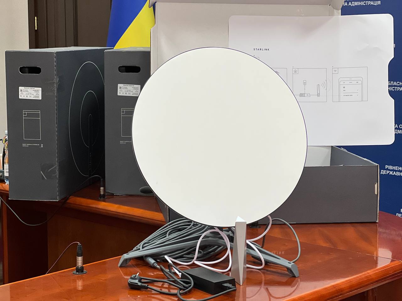 В росії погрожують Ілону Маску за постачання Україні Starlinkів