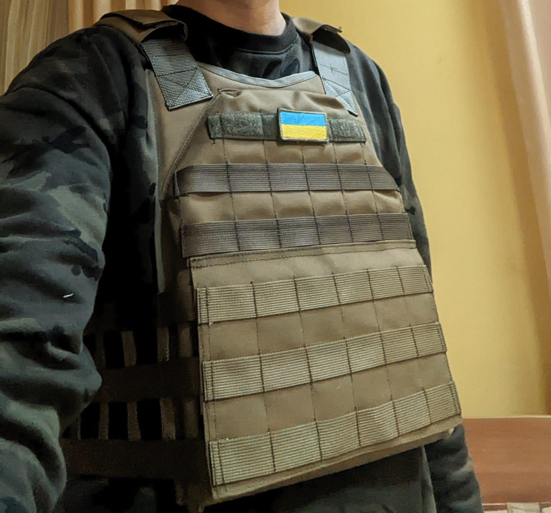 Музикант із Київщини став переселенцем та волонтером на Рівненщині