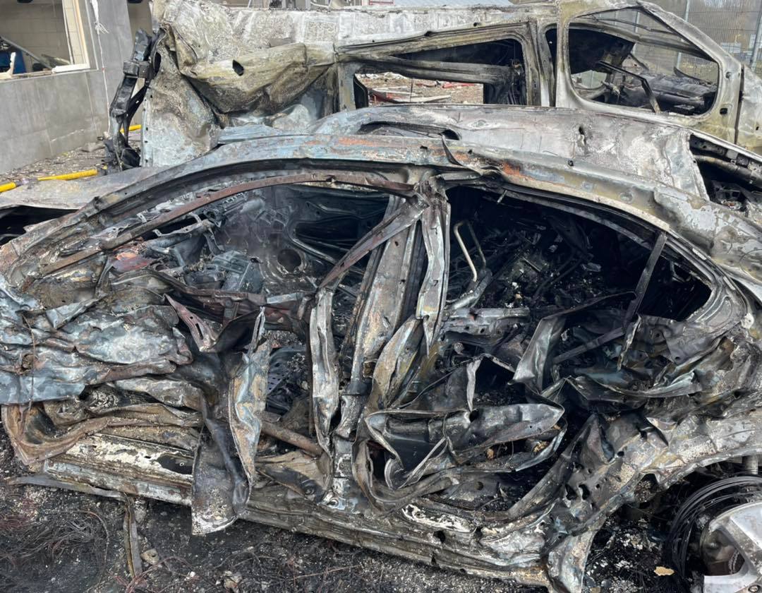 У Львові рашисти поцілили в шиномонтаж