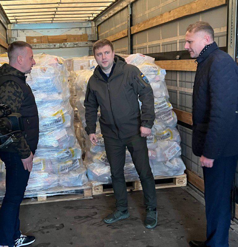 Дві тисячі продуктових наборів з Рівного відправилися для жителів Чернігівщини