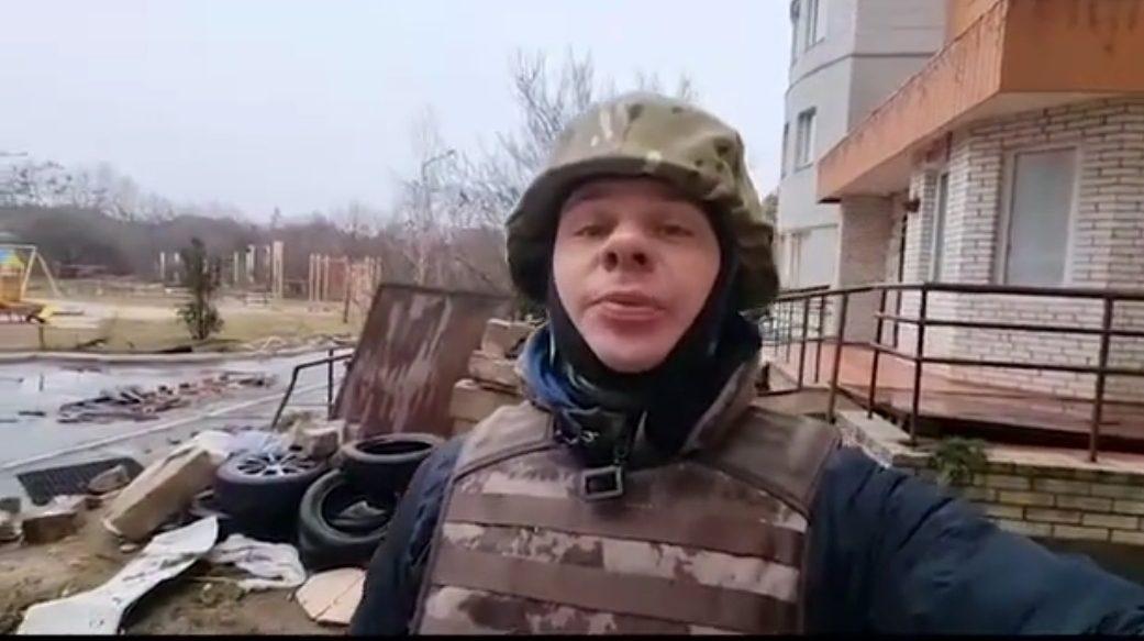 Телеведучий Дмитро Комаров показав визволене від росіян місто Буча на Київщині (Відео)