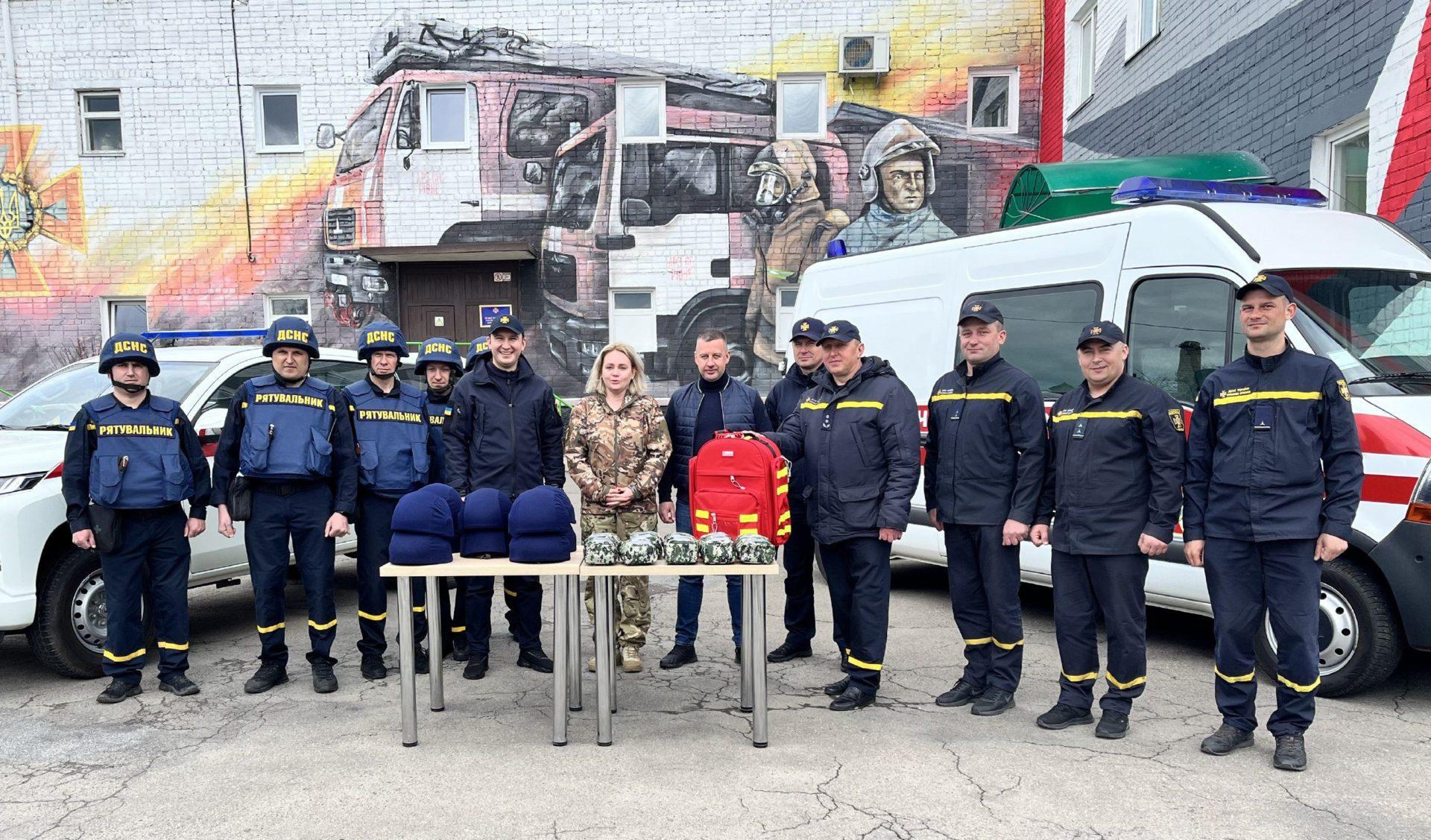 Рівненські сапери отримали засоби індивідуального захисту та медичне обладнання для парамедиків