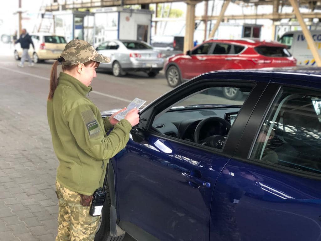 Чиновниця, яку підозрюють у державній зраді, намагалась втекти до Польщі