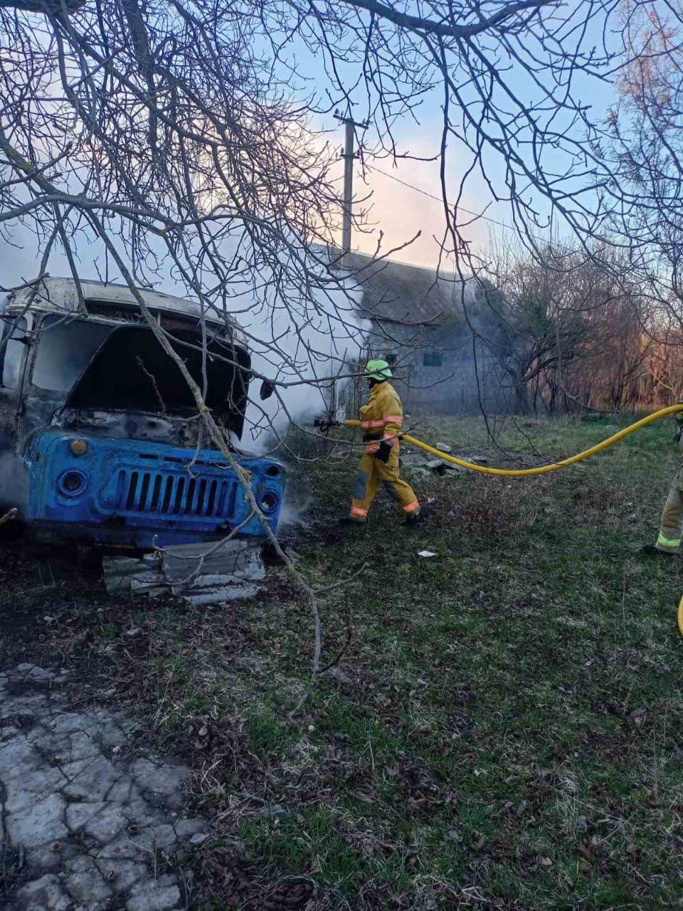За минулу добу на Рівненщині вогнеборці ліквідували сім пожеж