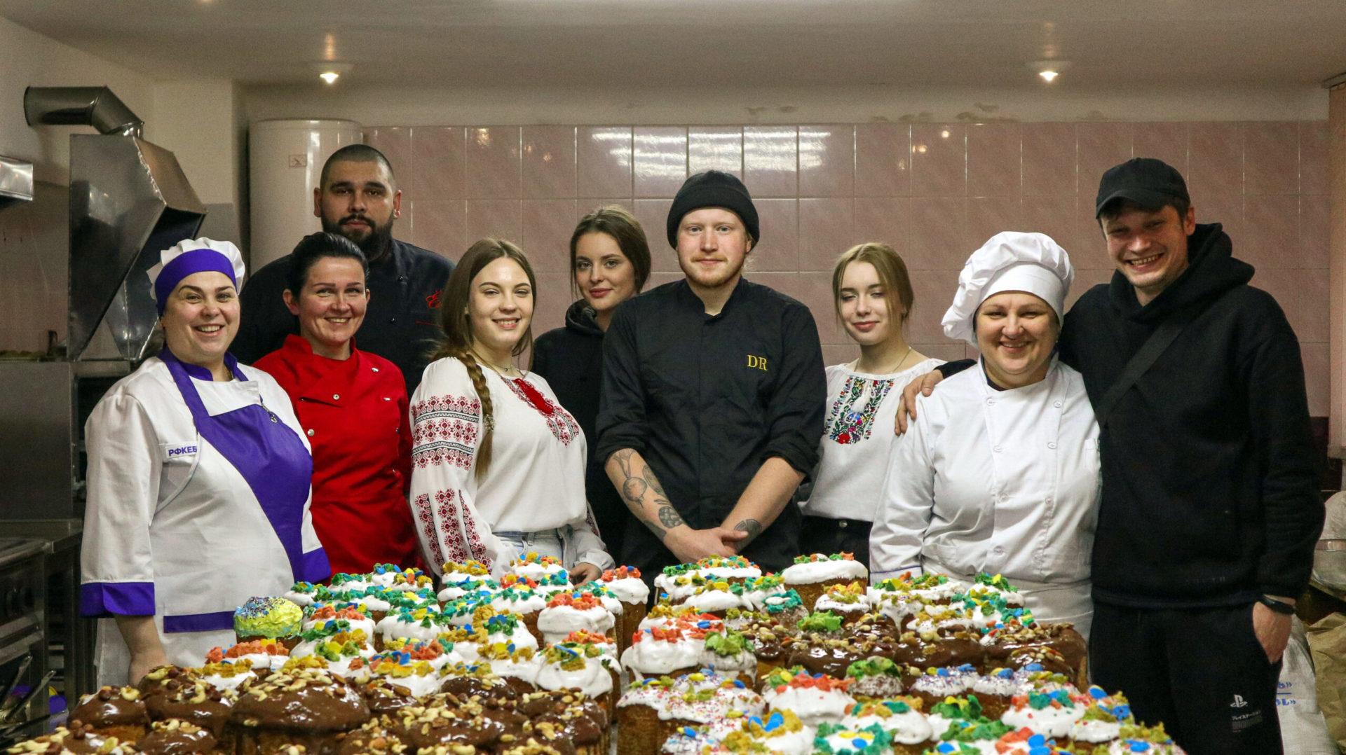 Волонтери Рівного підтримали акцію «Паска для друга»