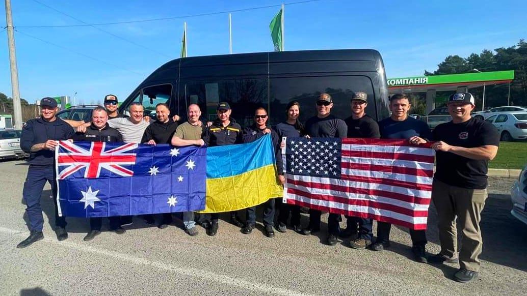 Рятувальники з США, Австралії, Німеччини та Польщі почали працювати в Бородянці