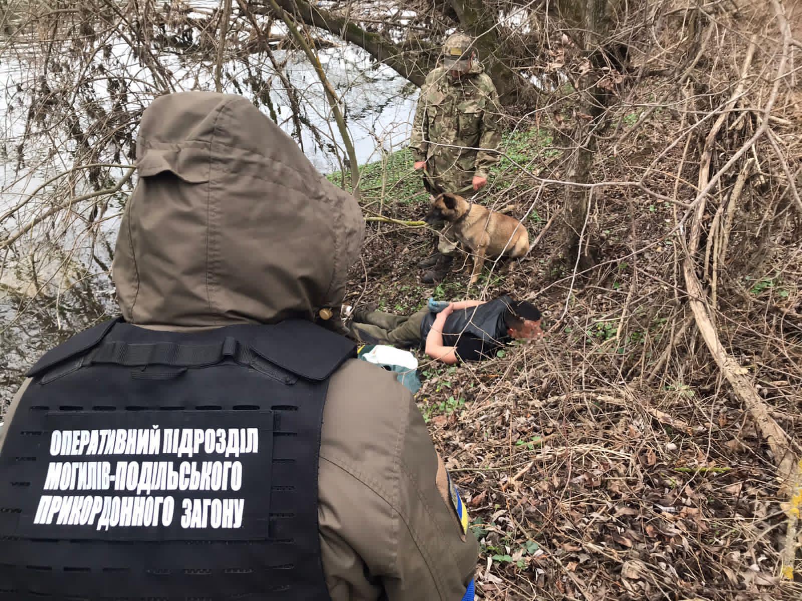 Прикордонники затримали громадянина Молдови, який переправляв нелегалів