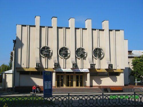 У Рівному театр ляльок шукає режисера-постановника
