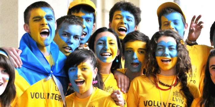 Волонтери – святі люди, але мають дбати і про себе