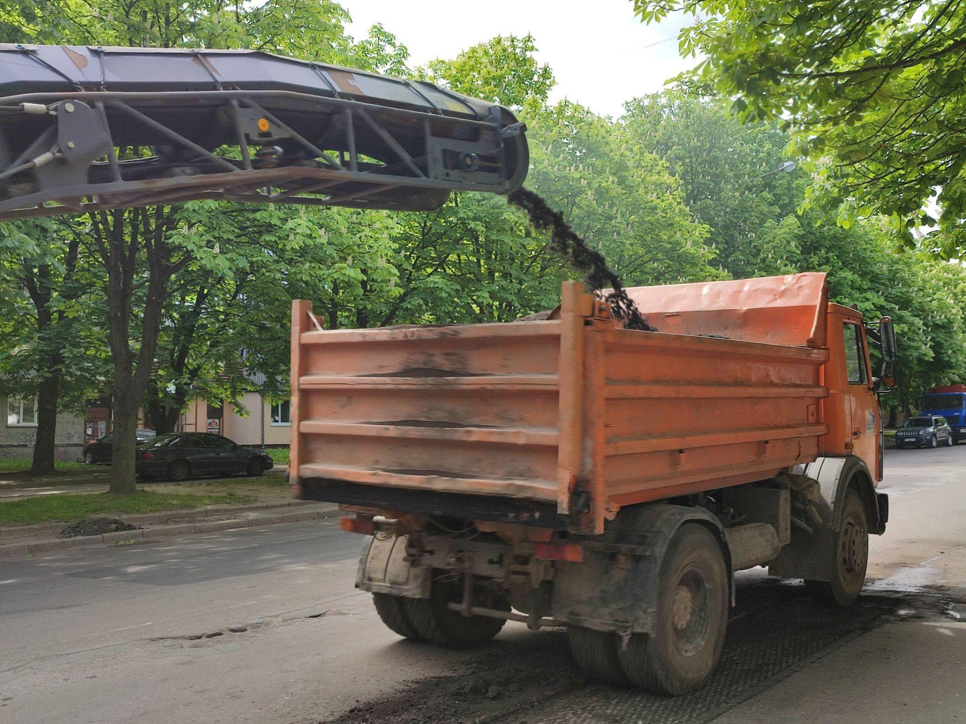 У Рівному ремонтують вулиці (фото)
