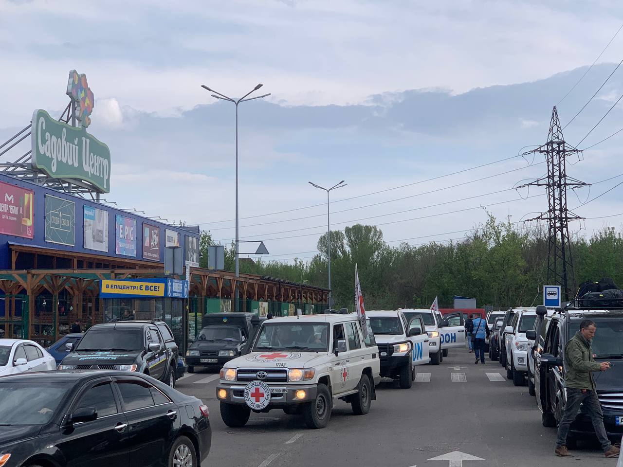 Евакуйовані маріупольці з “Азовсталі” вже прибули до Запоріжжя (ВІДЕО) Евакуйовані маріупольці з “Азовсталі” вже прибули до Запоріжжя (ВІДЕО)